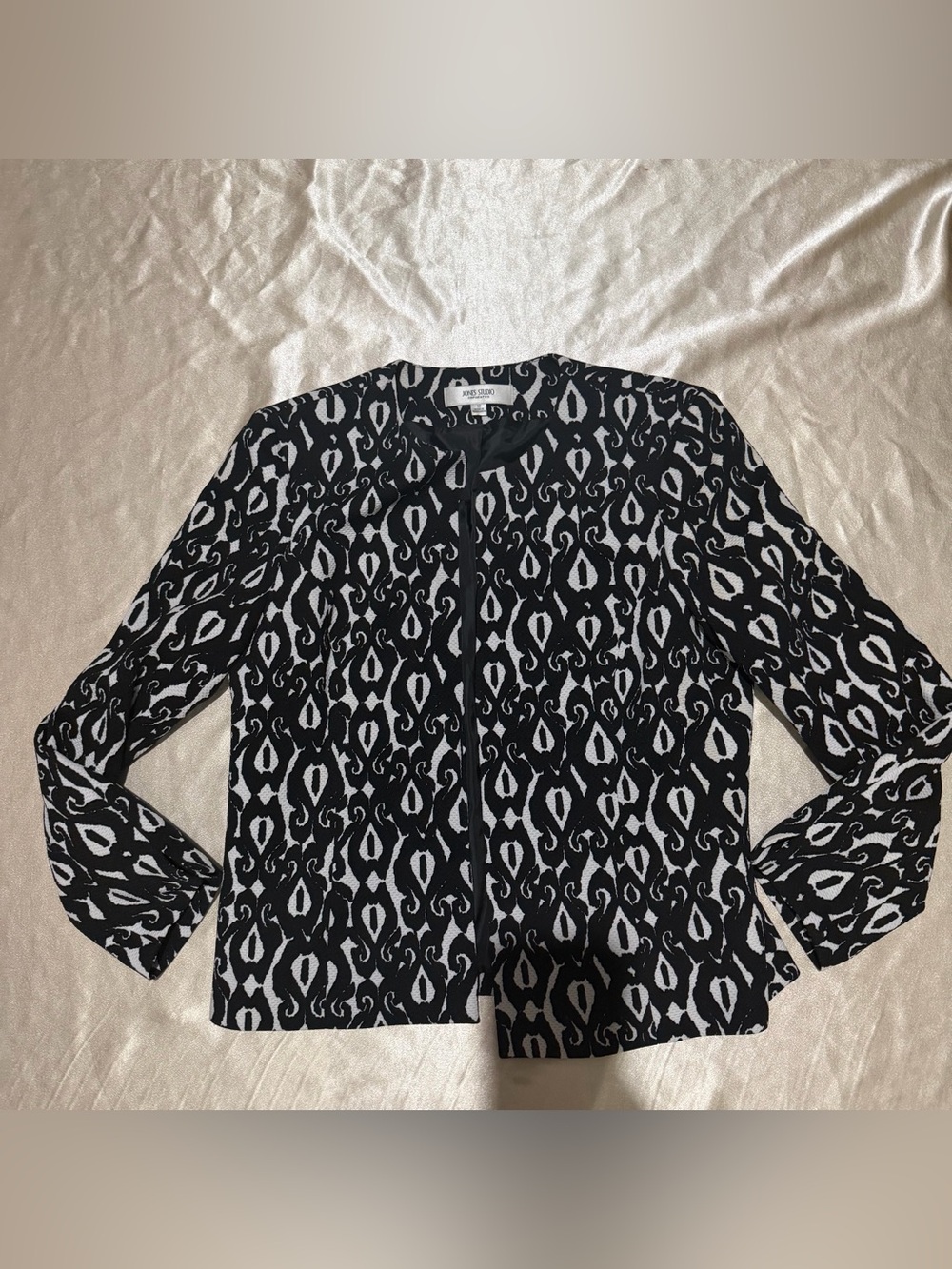 Jones Studio separates Jacket Size 12 Black White Pattern Open Front Blazer